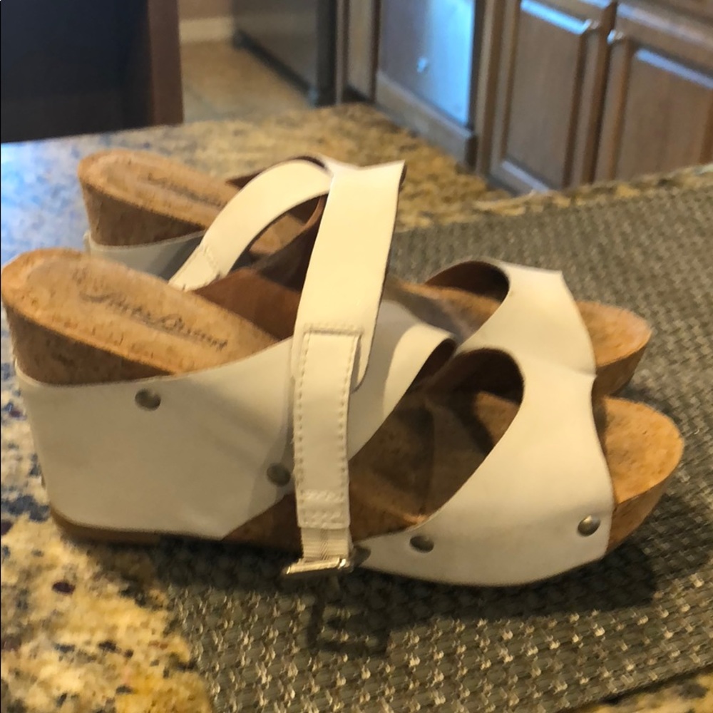 Lucky Brand Sandals